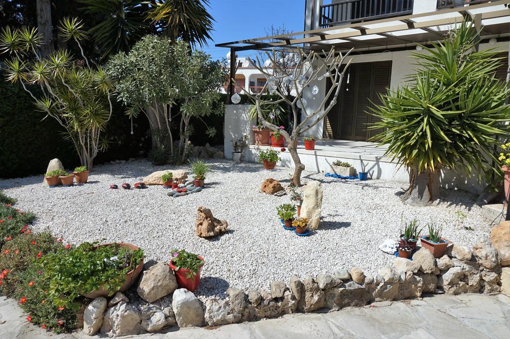 Ibiscus Gardens *